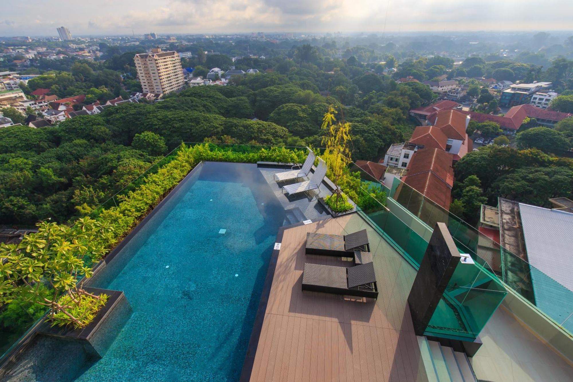 The Astra Chang Khlan Chiang Mai Exterior photo