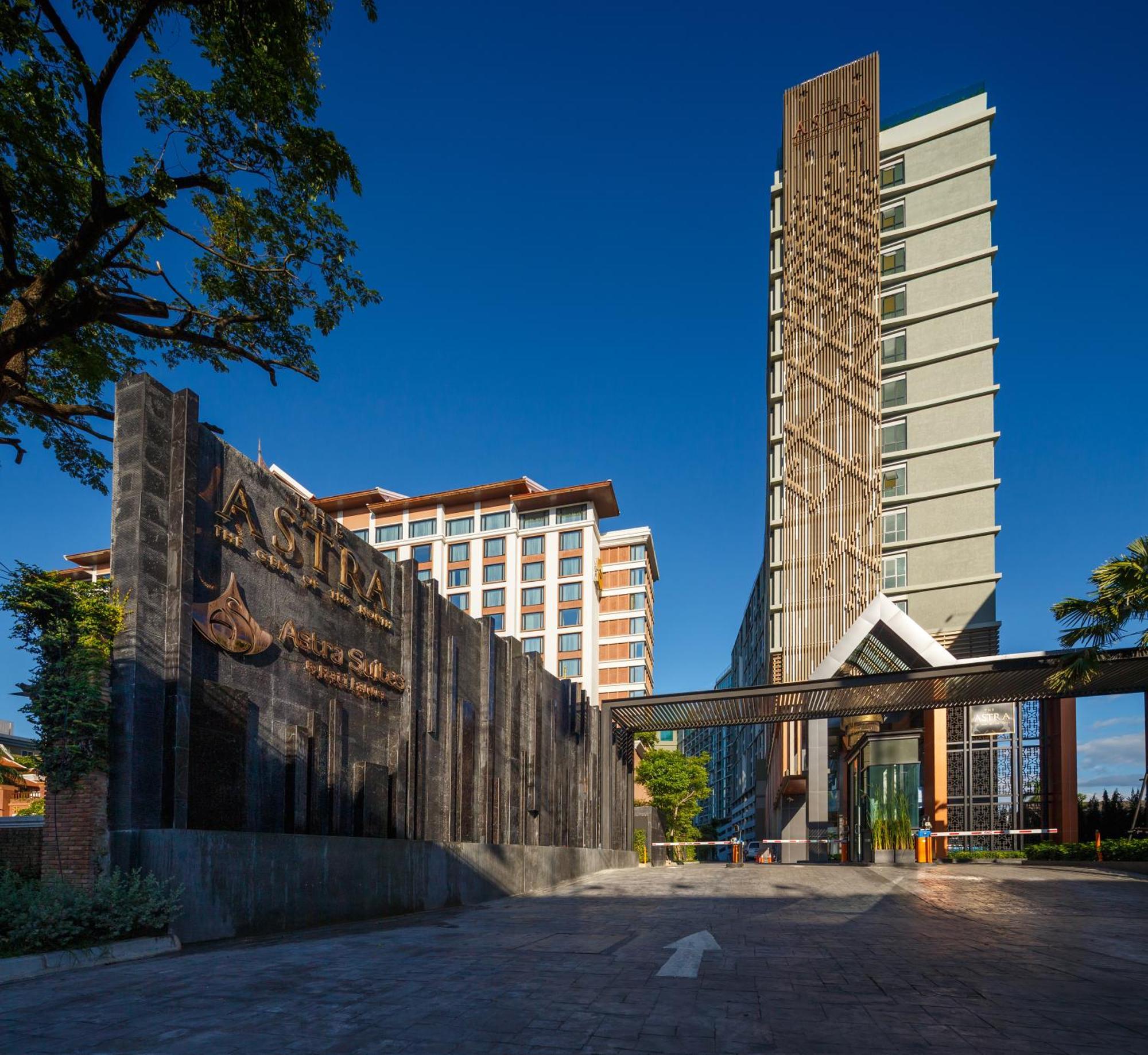 The Astra Chang Khlan Chiang Mai Exterior photo